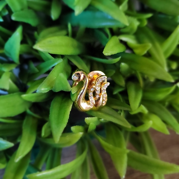 VTG Gold Swan Rhinestone Pin - Picture 4 of 4